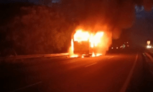 Bus Arimbi di Tol Tangerang Merak Terbakar Supir Kabur Begini Kondisi Penumpangnya